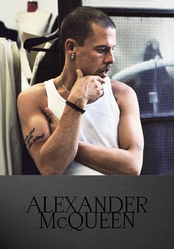 Alexander McQueen: Iconic. - Hardcover